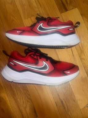 Nike Red, Black and white Running Shoes